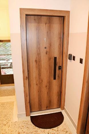No 1 - Theo Apartment one bedroom ground floor Hotel in Athens