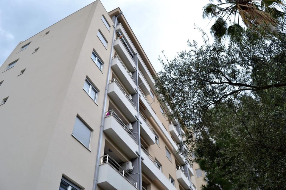 Yeshill Apartments Hotel in Budva