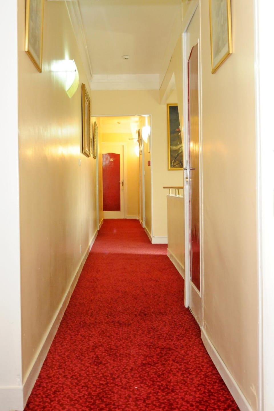 Hotel La Tour Hotel in Centre-Val de Loire