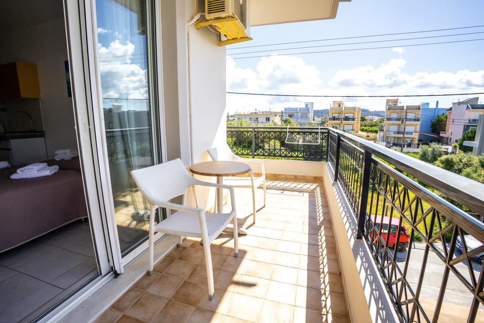 Johnhara Studios & Apartments Hotel in Ialysos