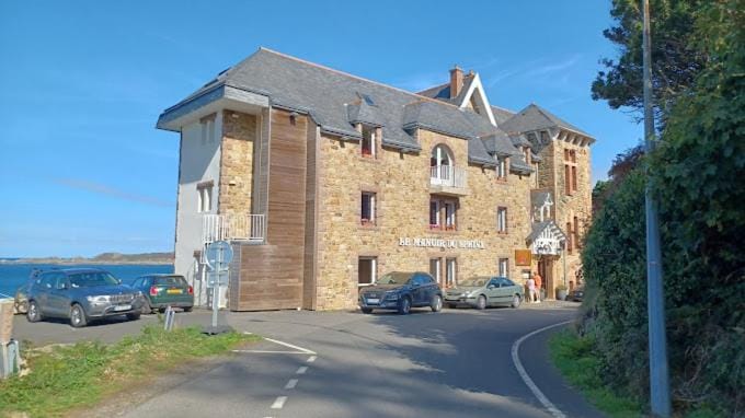 Les Bassans Hotel in Perros-Guirec
