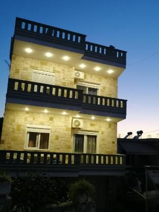 Tzei House - 5min drive to beach Hotel in Crete