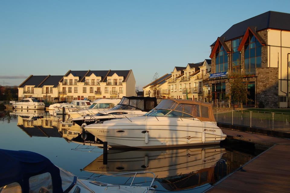 Leitrim Marina Hotel Hotel in Leitrim, Co. Leitrim, Ireland