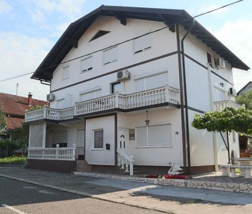 Sobe-Apartmani Modrica Hotel in Federation of Bosnia and Herzegovina