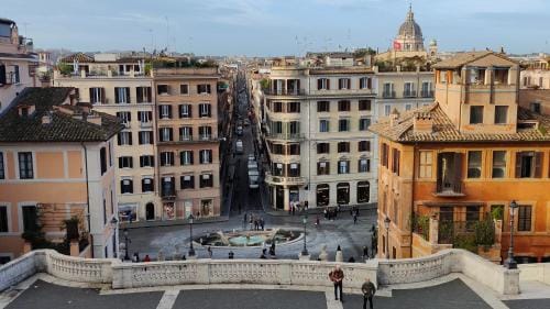 Spanish Queen Apartments Hotel in Rome
