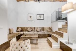 Spanish Queen Apartments Hotel in Rome