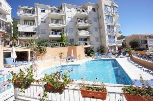 Petrovac Bay Apartments Hotel in Budva Municipality
