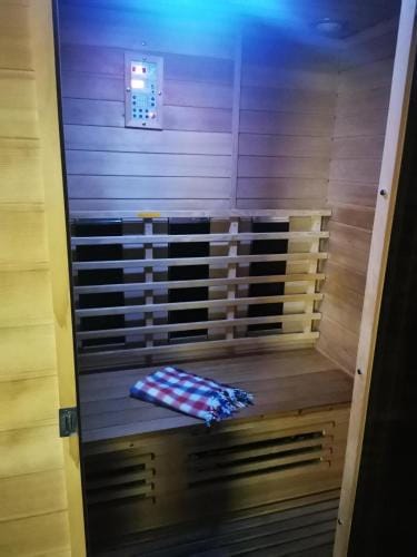 SPABYELLEETLUI spa rouge ou bleu Hotel in Flanders