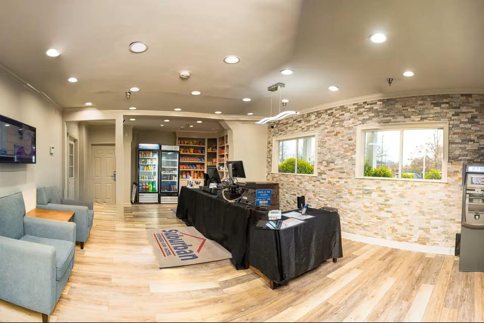 Suburban Studios Charlotte - Ballantyne Hotel in Pineville