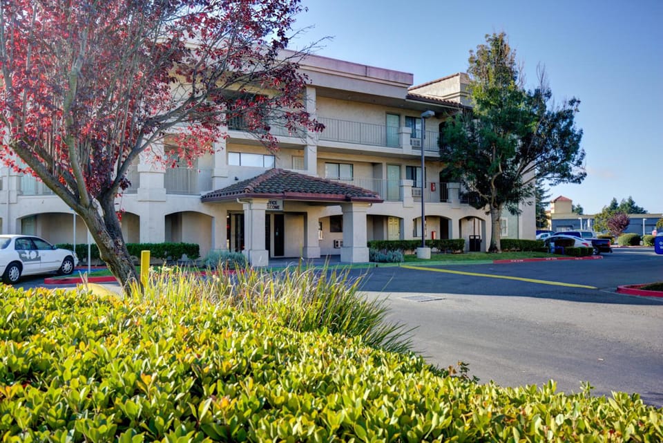 Comfort Inn Rohnert Park - Sonoma County Motel in Rohnert Park