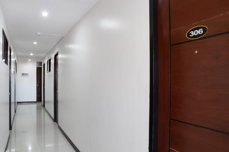 Circle-b Apartelle & Suites Hotel in Davao City