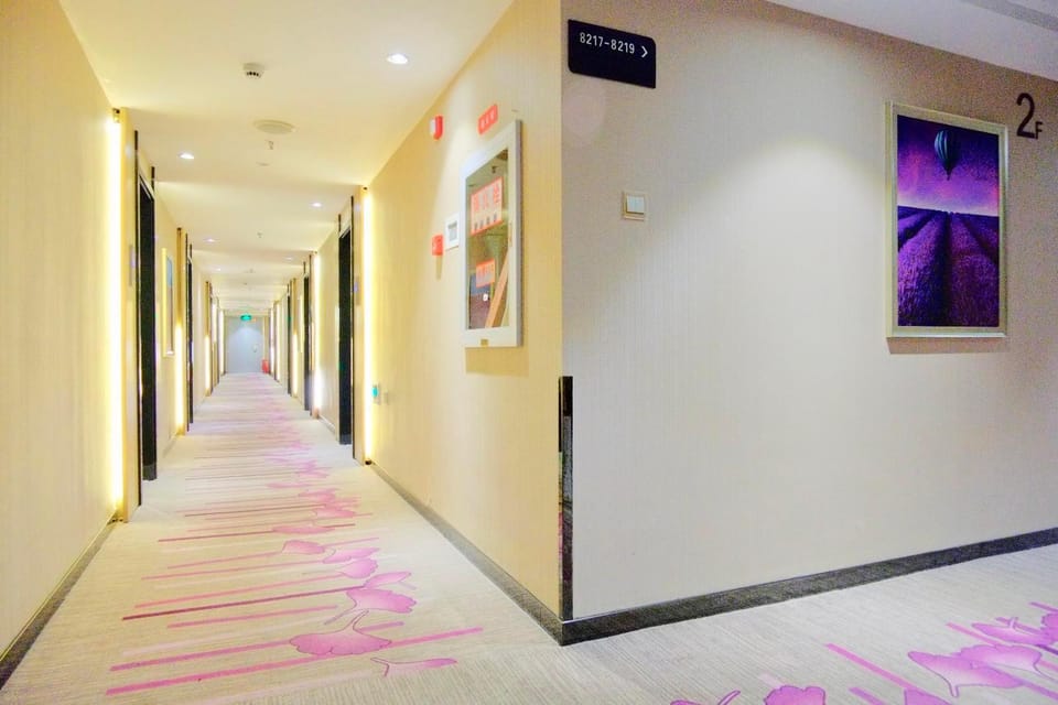 Lavande Hotel Nanjing Xinjiekou Zhangfuyuan Metro Station Hotel in Nanjing