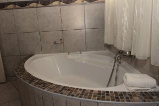 Ya Rena Guest House Hotel in South Africa