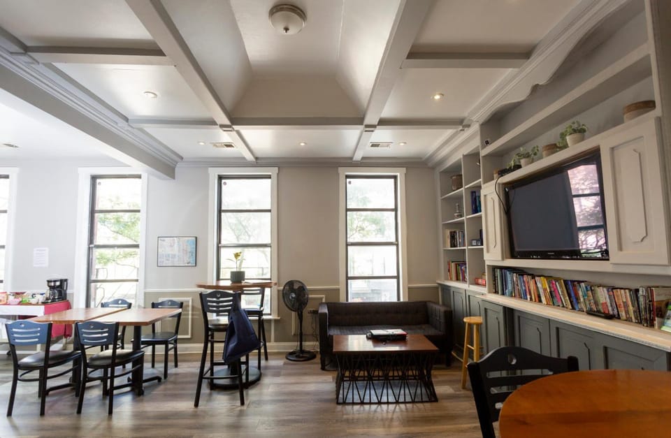 Chicago Parthenon Hostel Hostel in Chicago