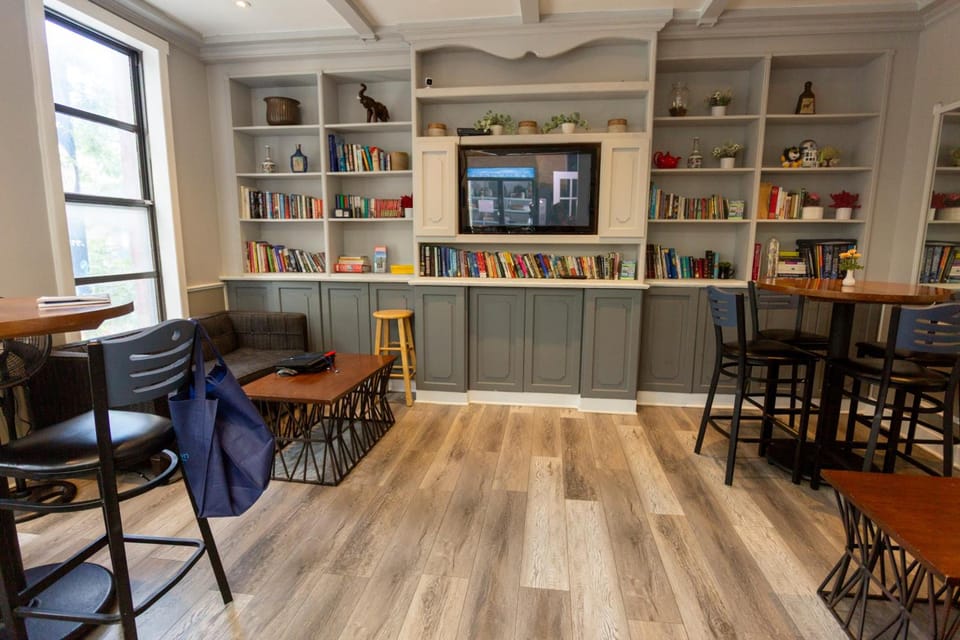 Chicago Parthenon Hostel Hostel in Chicago