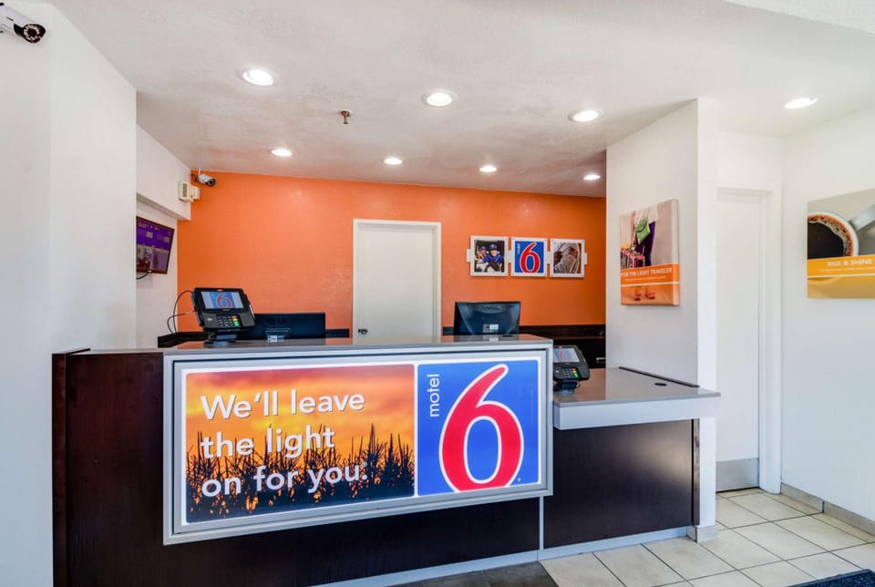 Motel 6 Chicago O'Hare - Schiller Park Hotel in Schiller Park