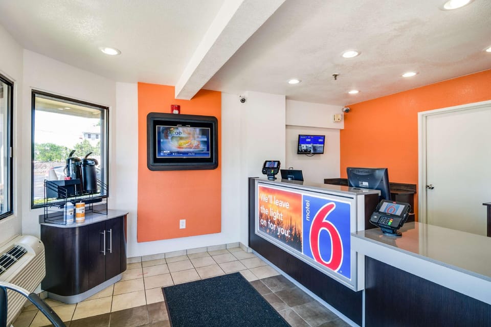 Motel 6 Chicago O'Hare - Schiller Park Hotel in Schiller Park