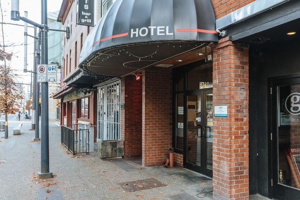 Hotel Ambassador Hotel in Vancouver