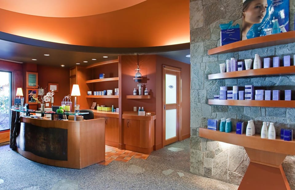 Harrison Hot Springs Resort & Spa Resort in Harrison Hot Springs