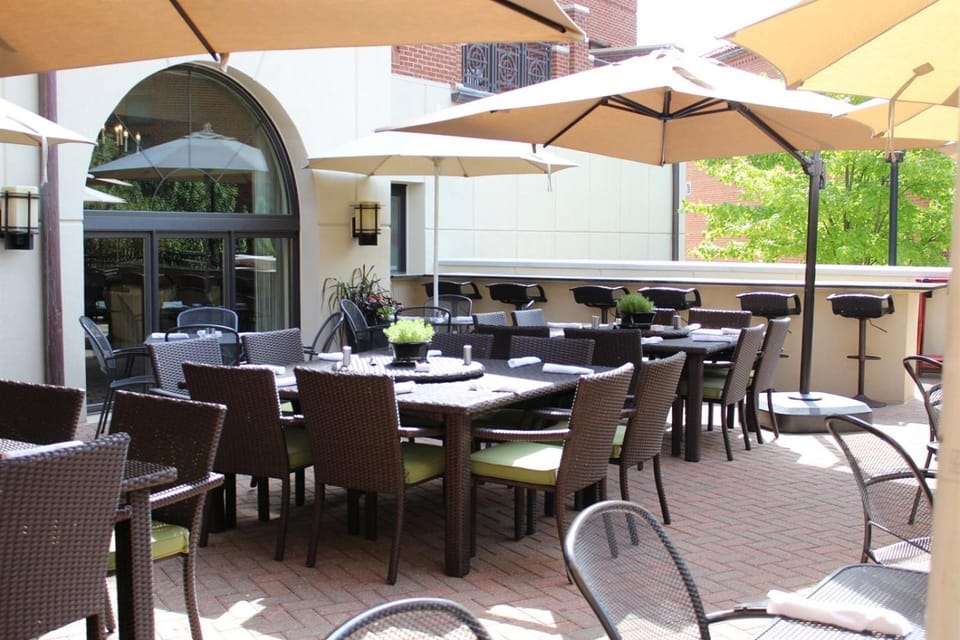 Saint John's Resort Inn in Lake Erie