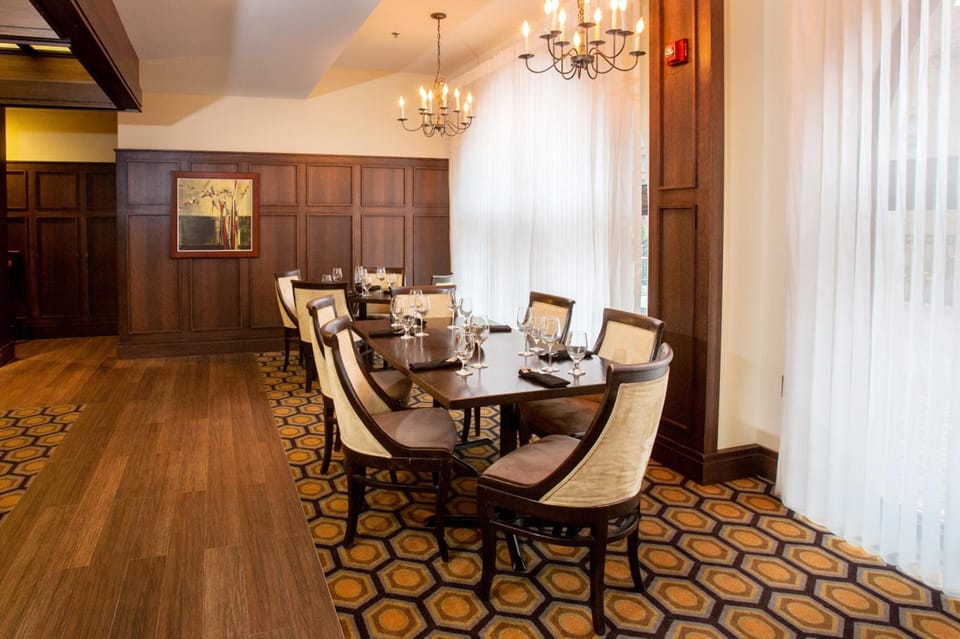 Saint John's Resort Inn in Lake Erie