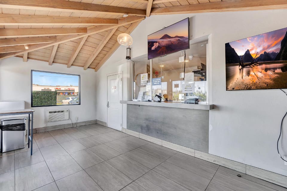 Morada Inn Motel in Westminster