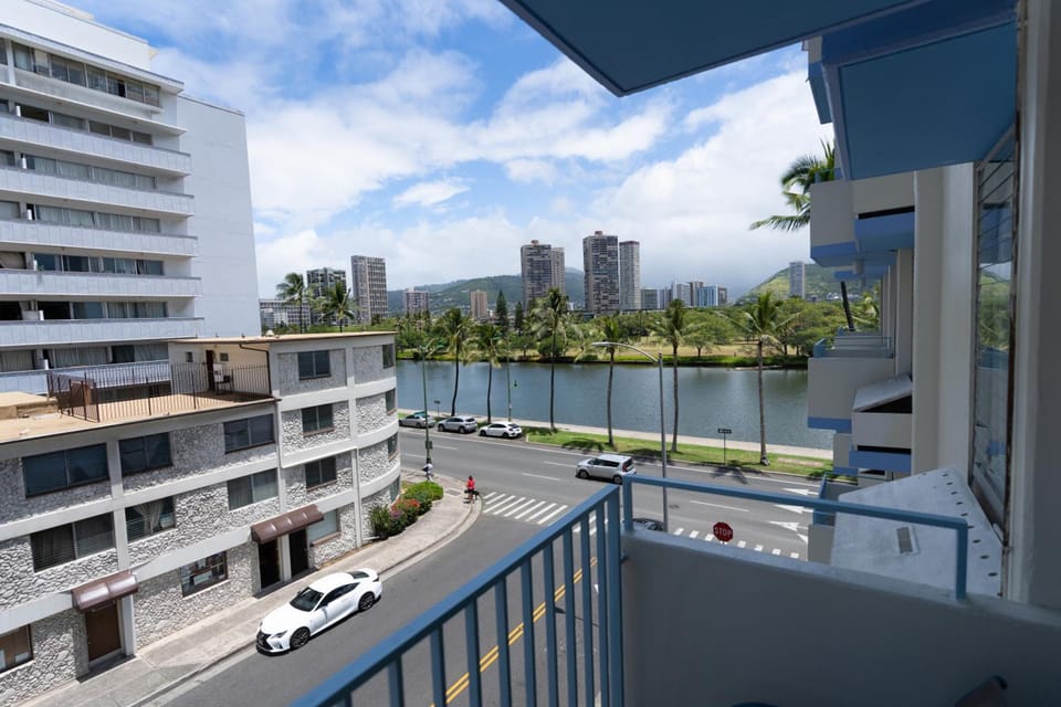 Holiday Surf Hotel Hotel in Honolulu