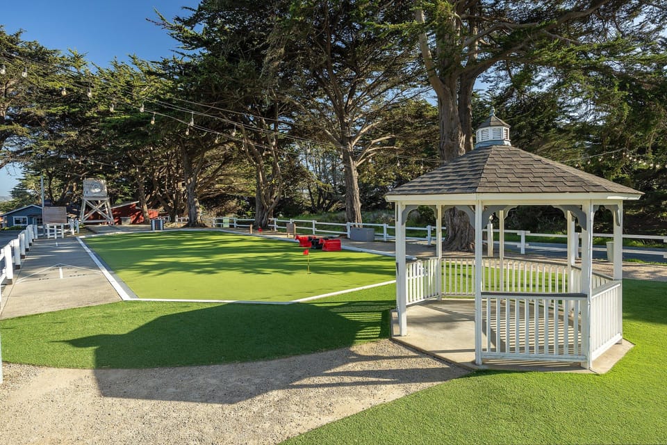 Oceanpoint Ranch Hotel in Cambria