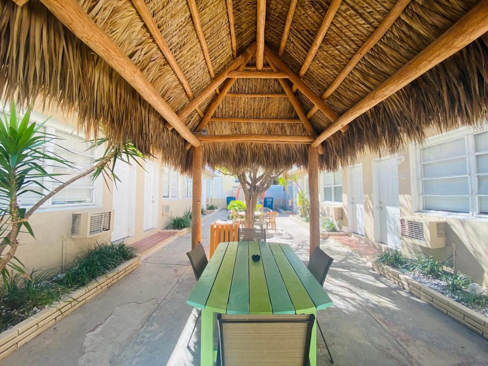 St Maurice Beach Inn Inn in Hollywood Beach