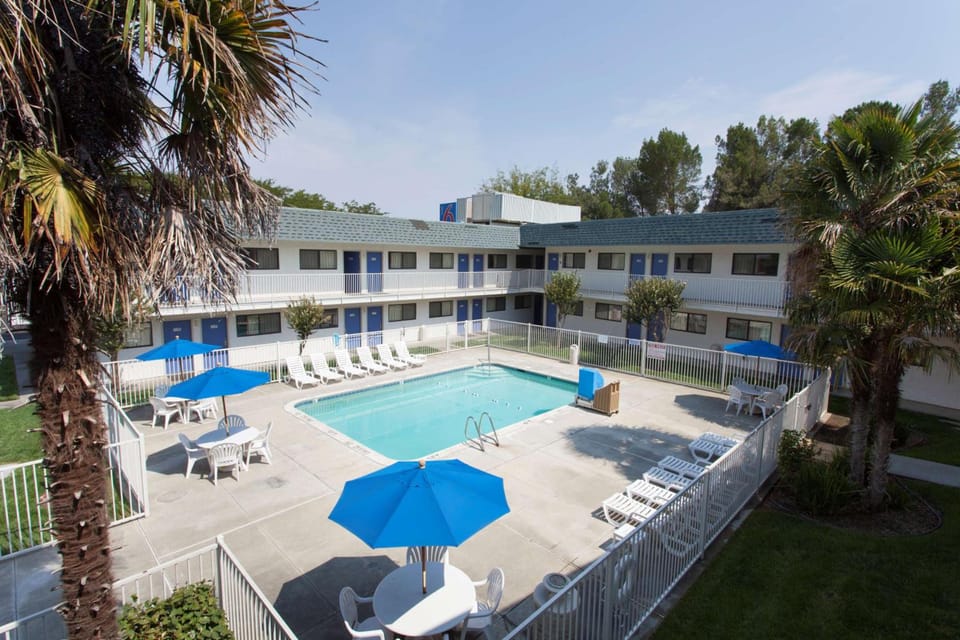 Motel 6 Davis - Sacramento Area Hotel in Davis