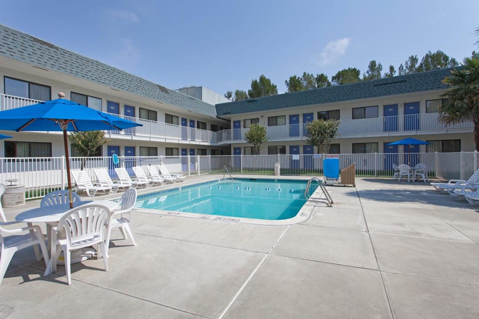 Motel 6 Davis - Sacramento Area Hotel in Davis