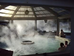Calistoga Spa Hot Springs Hotel in Calistoga