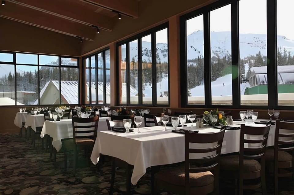 Sunshine Mountain Lodge Hotel in Alberta