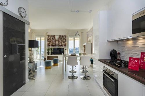 Elegant sea view apartment by Wonderful Italy Hotel in Rapallo