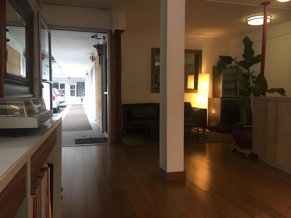 Kings Inn Inn in Belltown