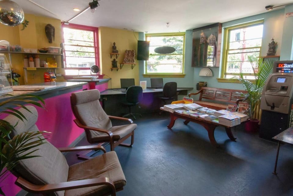 Ocean Island Inn Backpackers Suites Hostel in Victoria