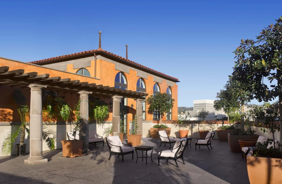 Plaza la Reina Hotel in Westwood