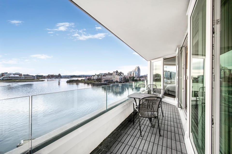 Victoria Regent Waterfront Hotel & Suites Hotel in Victoria