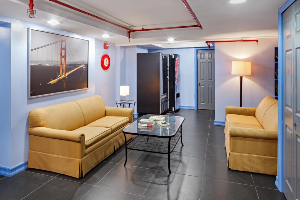 Shared lounge/TV area