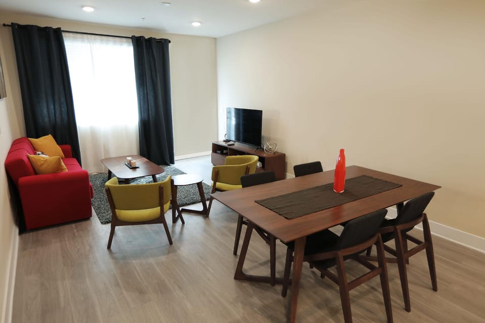 Downtown Cosmopolitan Residences Hotel in Los Angeles