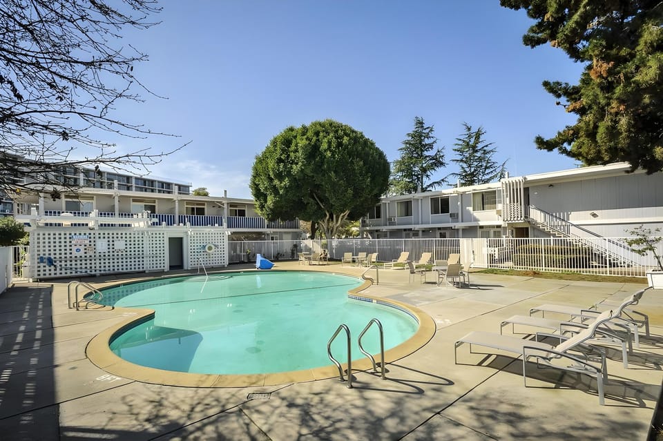 Marina Village Inn Motel in Alameda