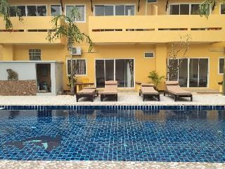 Summer House Resort2 Hotel in Khuekkhak