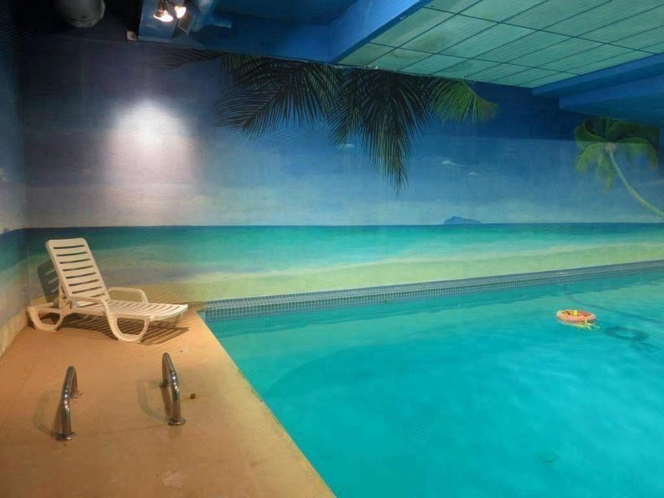 Tropicana Suite Hotel Hotel in Vancouver