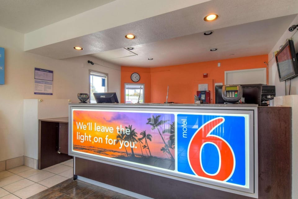 Motel 6 Chula Vista, CA - San Diego Hotel in National City