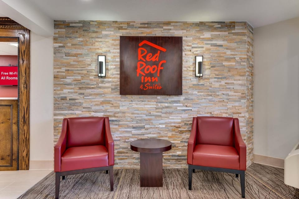 Red Roof Inn & Suites Newport – Middletown, RI Hotel in Middletown