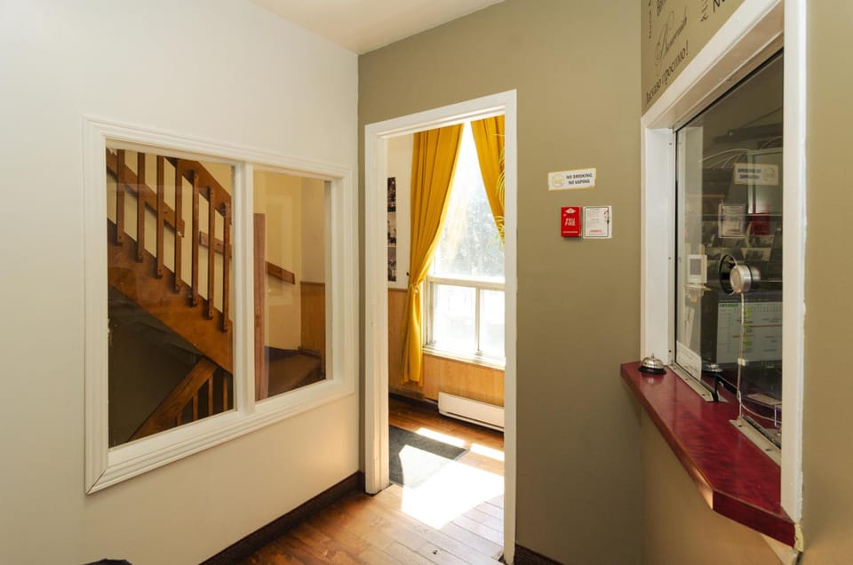Hotel Dorion Hotel in Laval