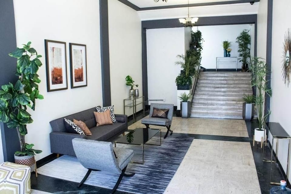 Libra Hotel - Adults Only Hostel in San Fernando Valley