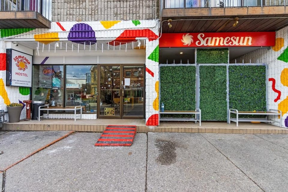 Kensington College Backpackers Hotel in Toronto