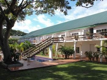 Summerland Suites Hotel in Bon Accord
