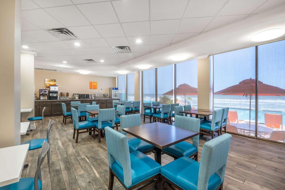 Comfort Inn & Suites Daytona Beach Oceanfront Hotel in Florida